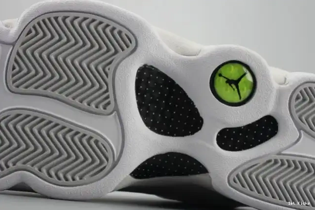 1st Kicks Shoes LowPure white 310810-100 Jordan Money mens Air 13 0510